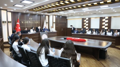 Başkan Göktaş Aile ve Sosyal Hizmetler Kadın Futbol Takımı ile buluştu