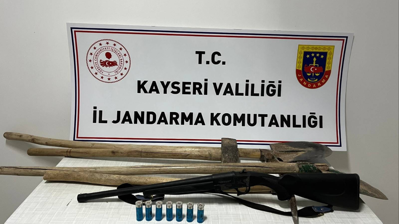Kayseri'de jandarmadan izinsiz kazı yapanlara suçüstü