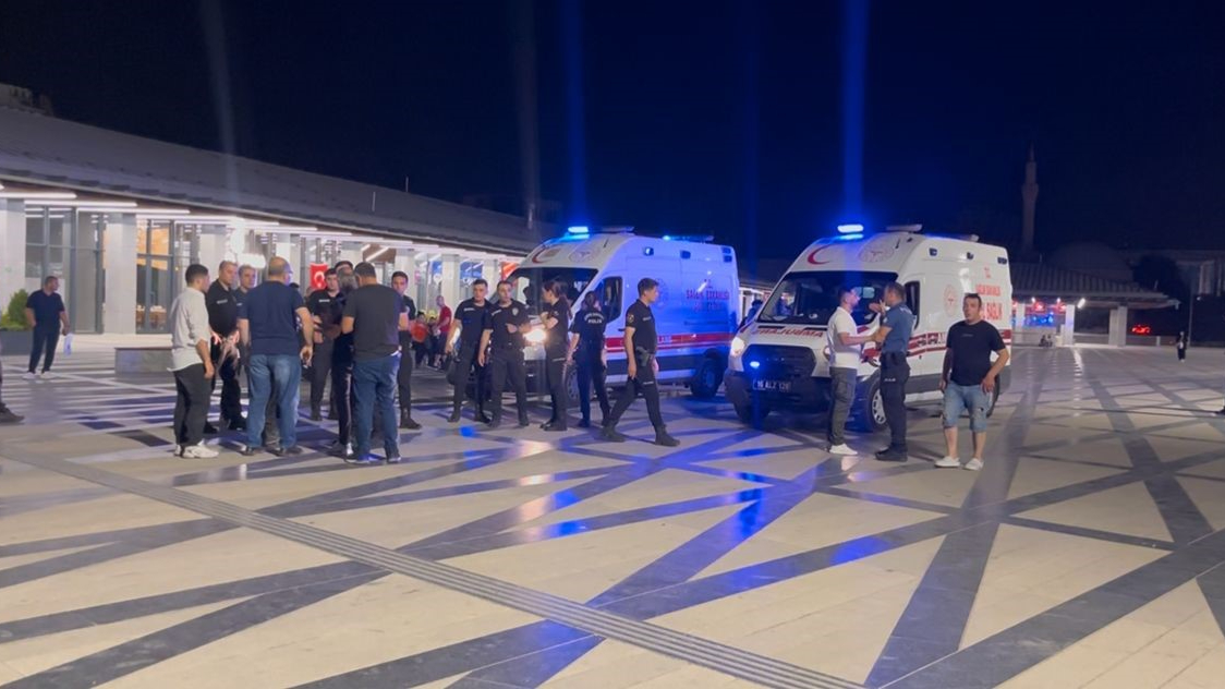 Bursa’da 14 yaşındaki genç kız 4 kişiyi bıçakladı
