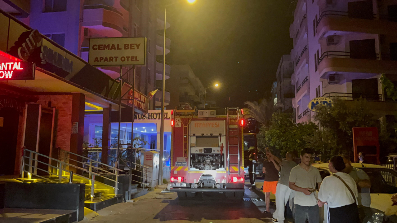 Apart otelde korkutan yangın!