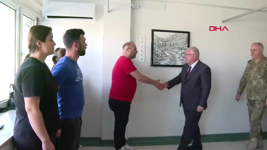 Bakan Güler metan gazından zehirlenen askerleri ziyaret etti