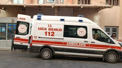 Eşini ve iki kızını bıçakladı! Cami tuvaletinde yakalandı