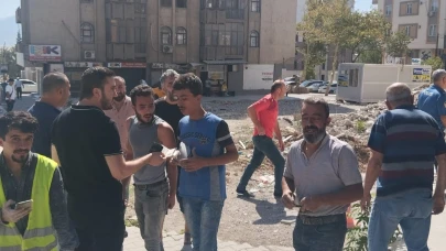 İnşaattan atılan moloz çocukların üzerine düştü
