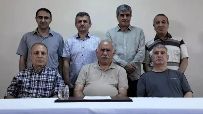 İmralı'dan görüntülü mesaj! Öcalan'dan silah bırakma çağrısı
