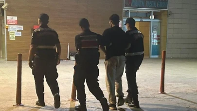 İnegöl'de uyuşturucu satıcısı kovalamaca sonucu yakalandı