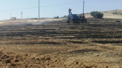 Isparta'da 30 dönümlük tarla yanarak kül oldu