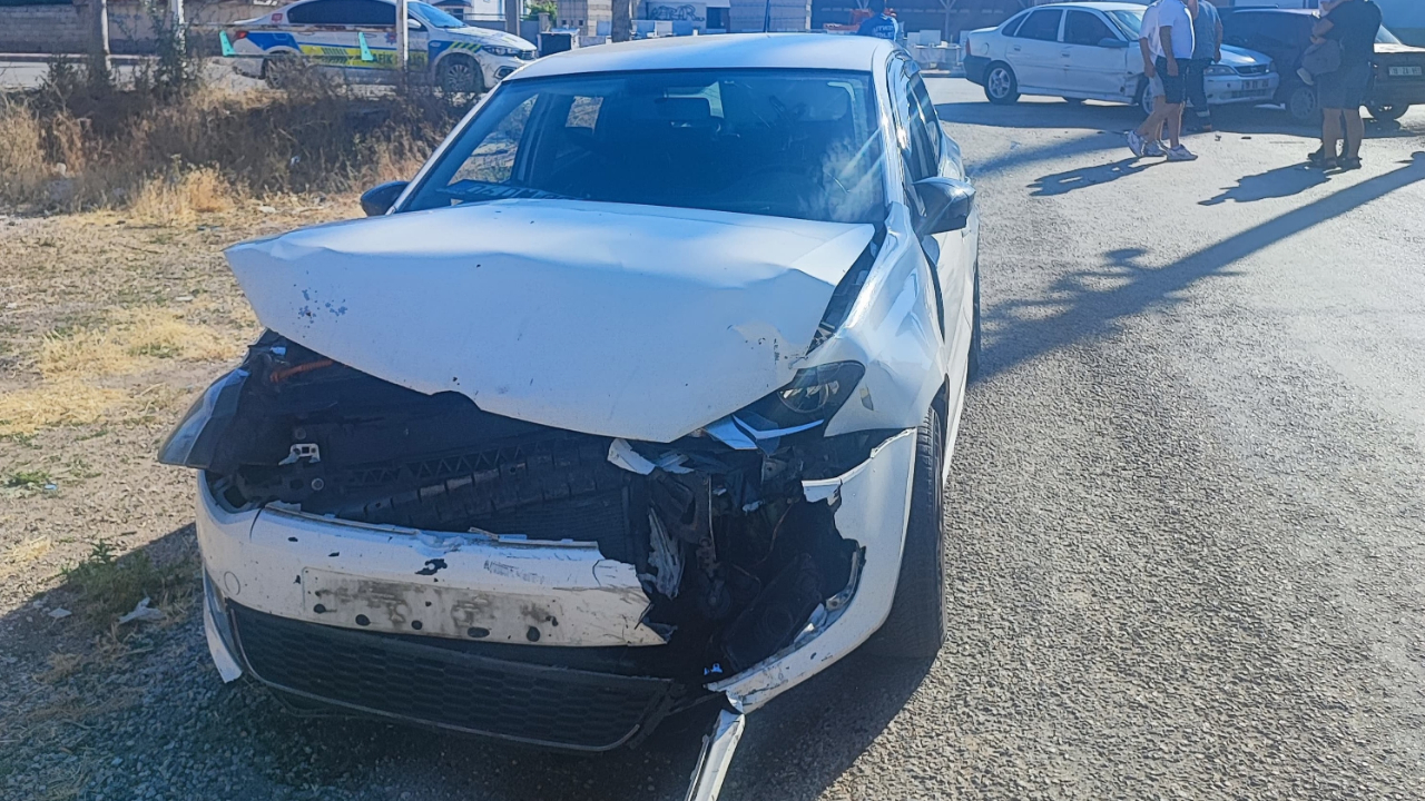 Çorum'da trafik kazası: 3 yaralı