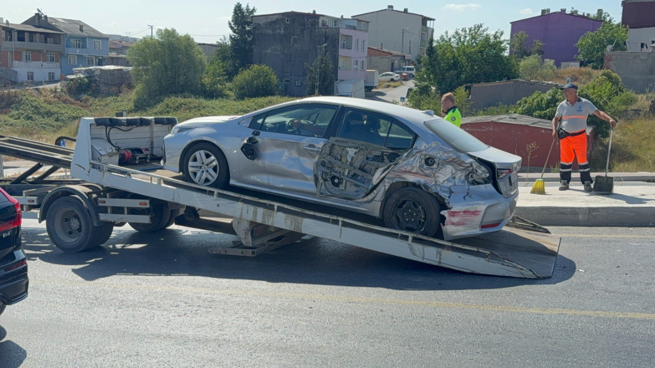 İstanbul'da zincirleme trafik kazası: 3 yaralı