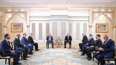 Aliyev ile Paşinyan’ın görüşmesi başladı