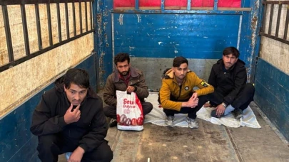 Amasya'da tırın dorsesinde 4 kaçak göçmen yakalandı