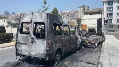 İstanbul'da servis minibüsünde yangın!