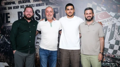 Bursaspor'da Mücahit Can Akçay ile yollar ayrıldı