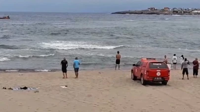 Denizde boğulma tehlikesi geçiren 2 kişi kurtarıldı, 1 kişi kayboldu