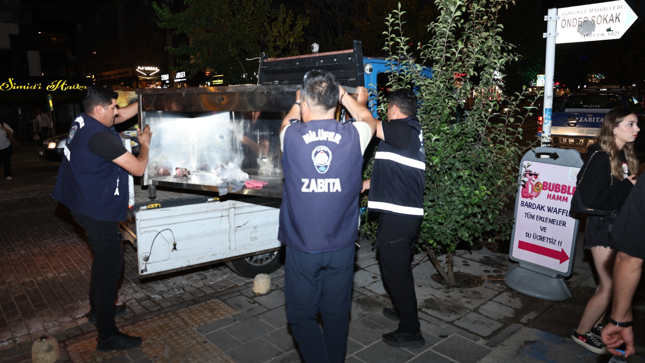 Nilüfer'de seyyar satıcılara zabıta müdahalesi