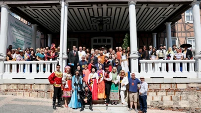 Altın Karagöz dans ekiplerinden Başkan Bozbey’e ziyaret