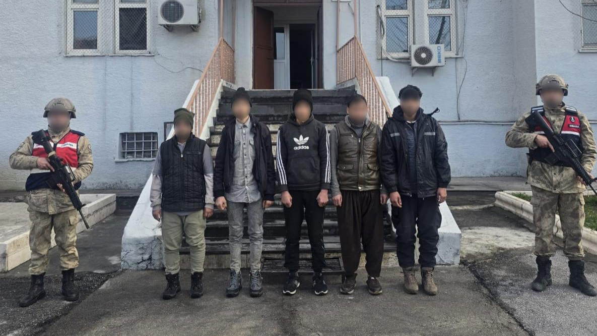 Bitlis'te kaçak 5 göçmen yakalandı