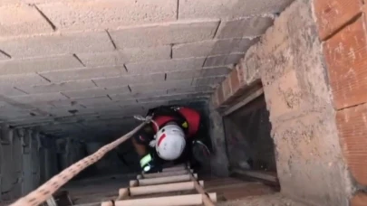 İtfaiyeden kedi kurtarma operasyonu