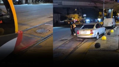 Tramvay yoluna park edilen arabaya böyle sitem ettiler!