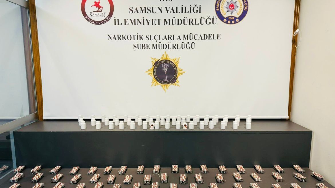 Samsun'da zehir tacirlerine darbe: Binlerce sentetik ecza ele geçirildi