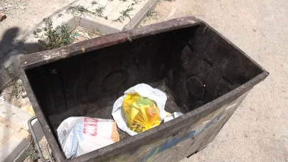 Doğurup çöp konteynerine attığı bebeği esnaf fark etti!