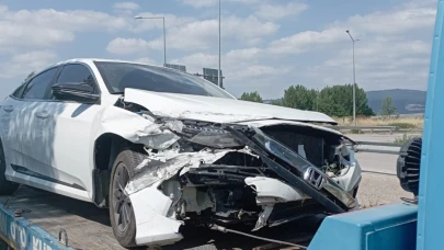 Bursa'da kontrolden çıkan araç bariyere çarptı: 2’si çocuk 4 yaralı