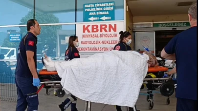 Bursa'da 3. kattan düşen yaşlı adam ağır yaralandı