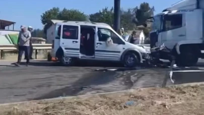 Otomobilin tırla çarpıştığı kazada 1 kişi hayatını kaybetti