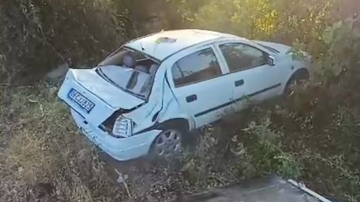 Çaycuma'da otomobil şarampole uçtu: 4 yaralı