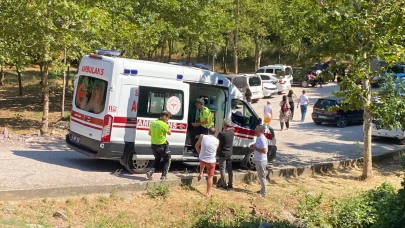 Otomobil 7 metre yükseklikten kanala düştü