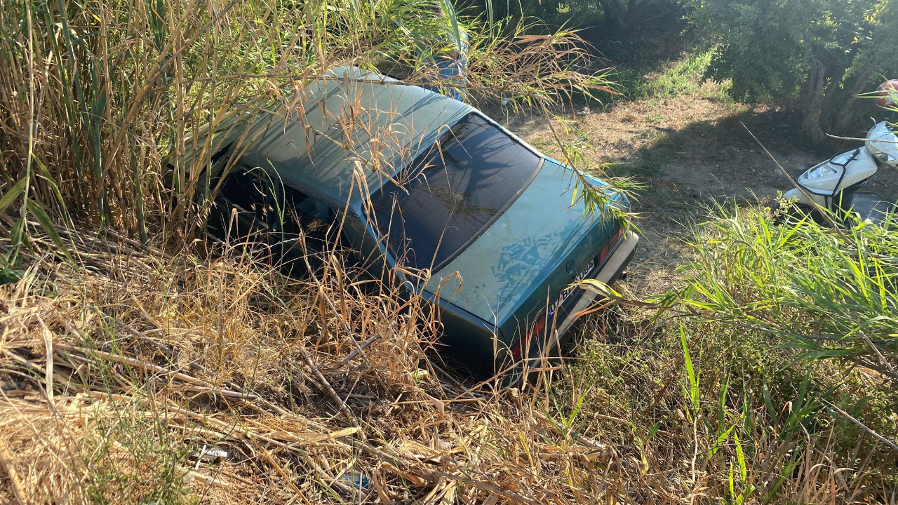 Antalya’da otomobil şarampole uçtu: Anne ve kızı yaralandı