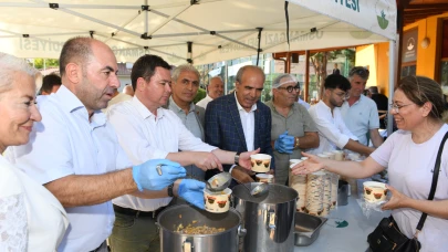 Osmangazi Belediyesi’nden vatandaşa aşure ikramı