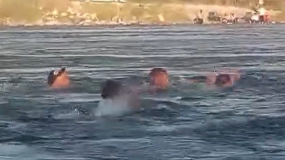 Boğulmak üzere olan 3 kişi son anda kurtarıldı