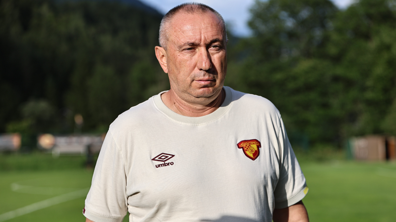 Stanimir Stoilov: "1-2 pozisyonda oynatacak oyuncumuz yok"