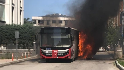 Belediye otobüsü alevler arasında kaldı
