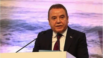 Muhittin Böcek hastaneye kaldırıldı