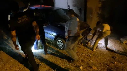 Kontrolden çıkan otomobil trafoya çarptı: Sürücü sağ kurtuldu