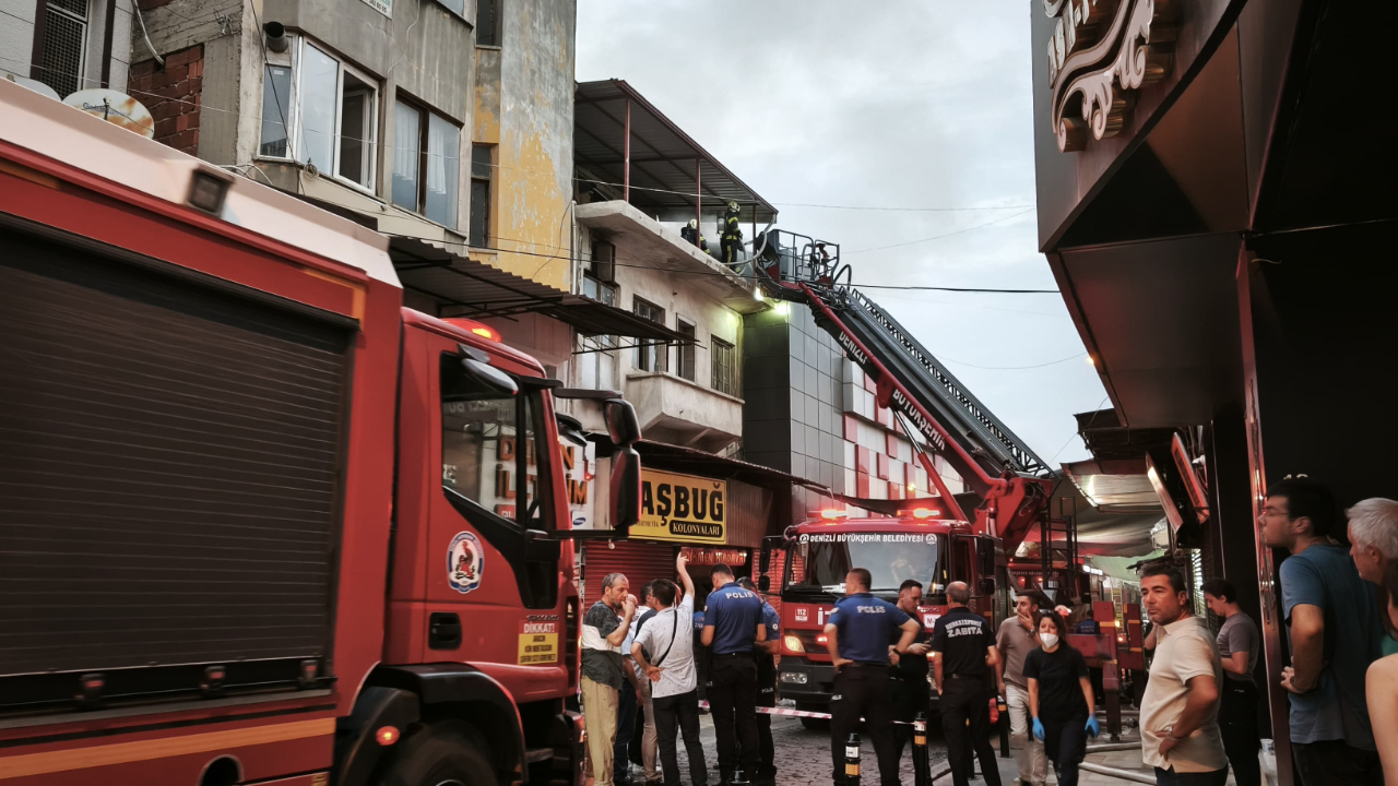 Tarihi çarşıda alevler yükseldi