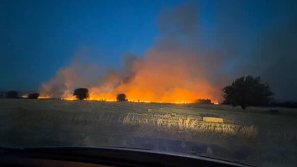 Çanakkale’de tarla yangınına müdahale