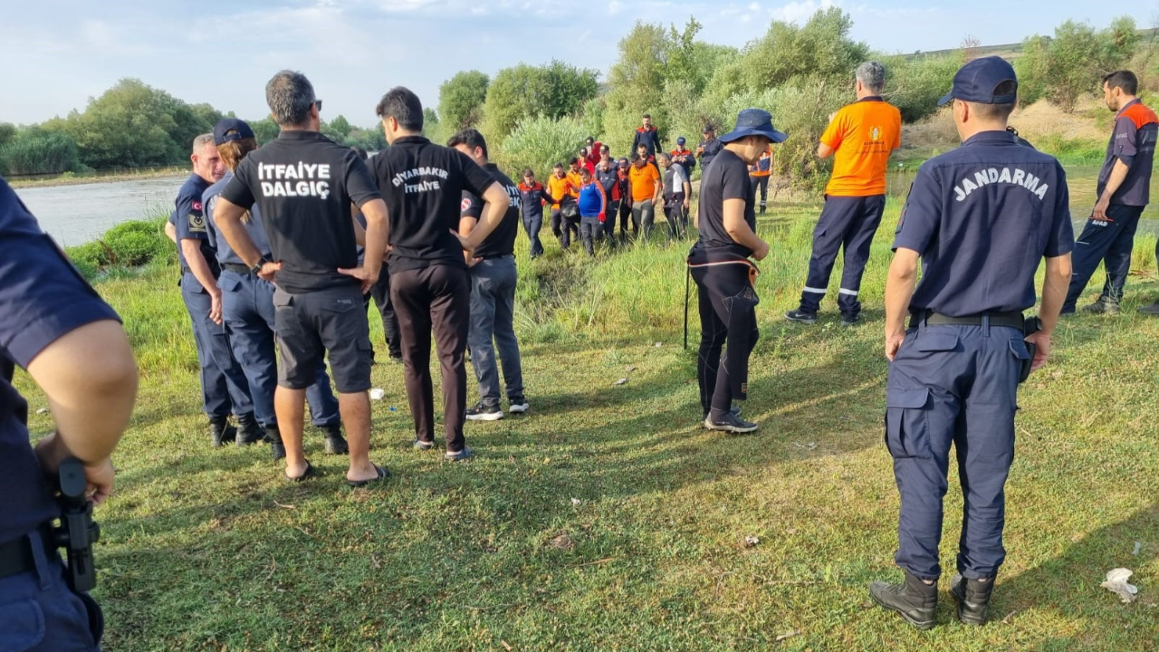 Diyarbakır'da kardeşini kurtarmak isterken nehirde kaybolan gencin cansız bedeni bulundu