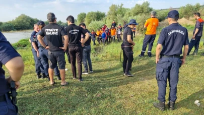 Yardım için nehre giren gencin cansız bedeni bulundu