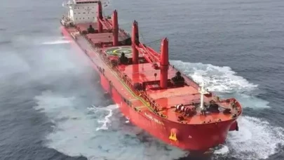 Husilerin batırdığı gemideki mürettebattan 10’u kurtarıldı
