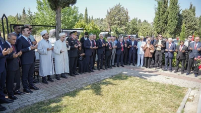 Bursa'da 15 Temmuz şehitleri mezarları başında anıldı