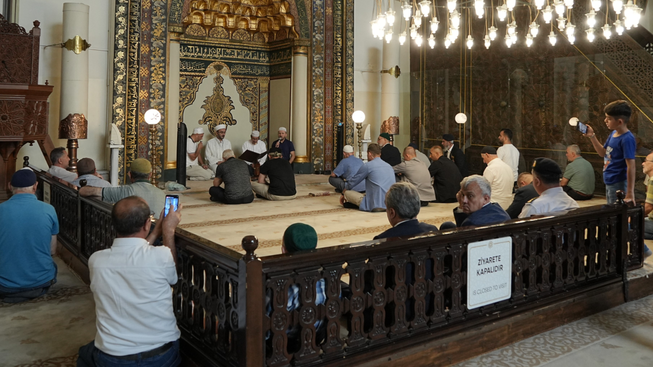 Bursa'da 15 Temmuz şehitleri Ulu Cami'de dualarla anıldı