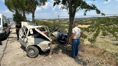 Otomobil ağaca çarptı: 1 ölü 4 yaralı