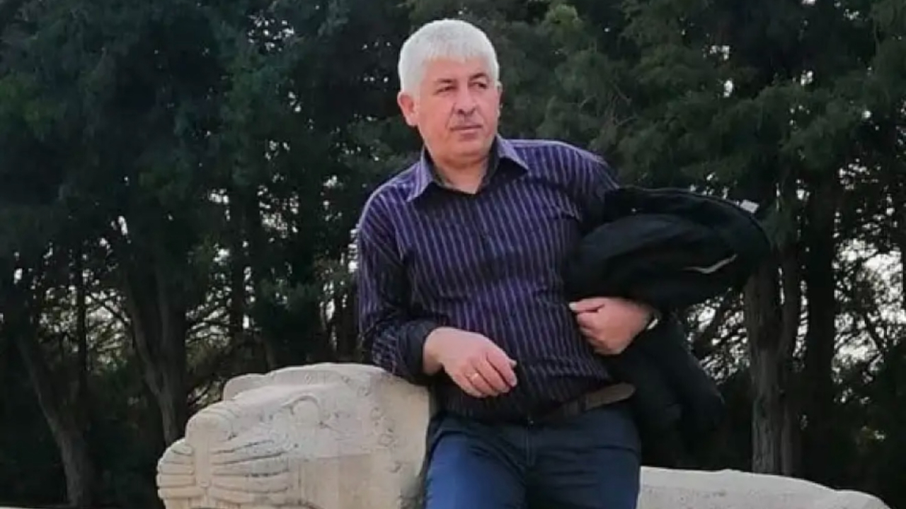 Kestiği ağacın altında kalarak can verdi