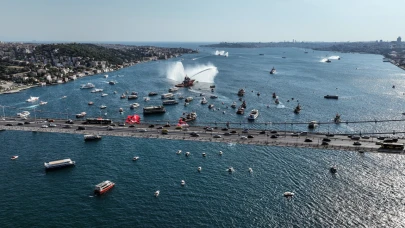 İstanbul Boğazı'nda 15 Temmuz anısına 253 tekneli kortej