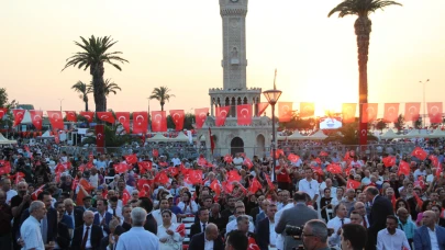 İzmir'de 15 Temmuz şehitleri anıldı