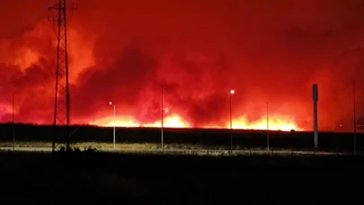 Çanakkale'de orman yangını büyüyor: 4 köy tahliye edildi