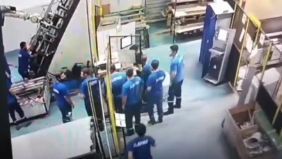 Adana'da arızalı makine işçinin sırtına saplandı