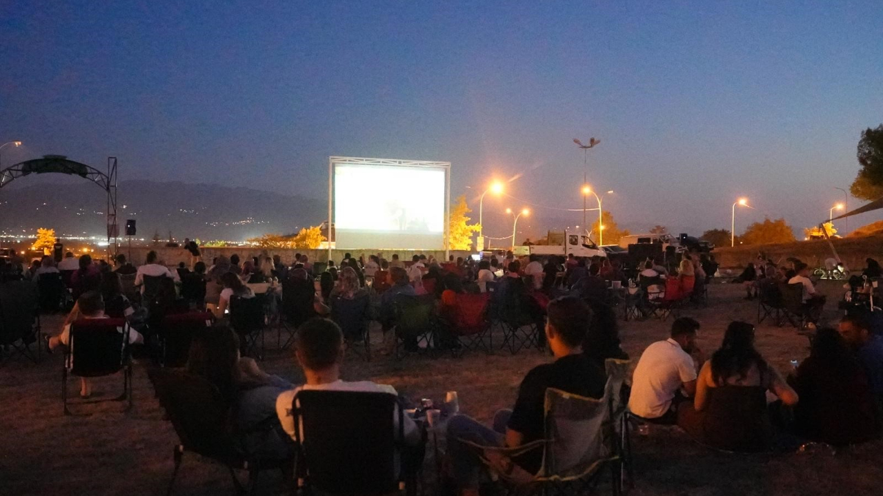 Düzce'de yaz sinema geceleri başladı